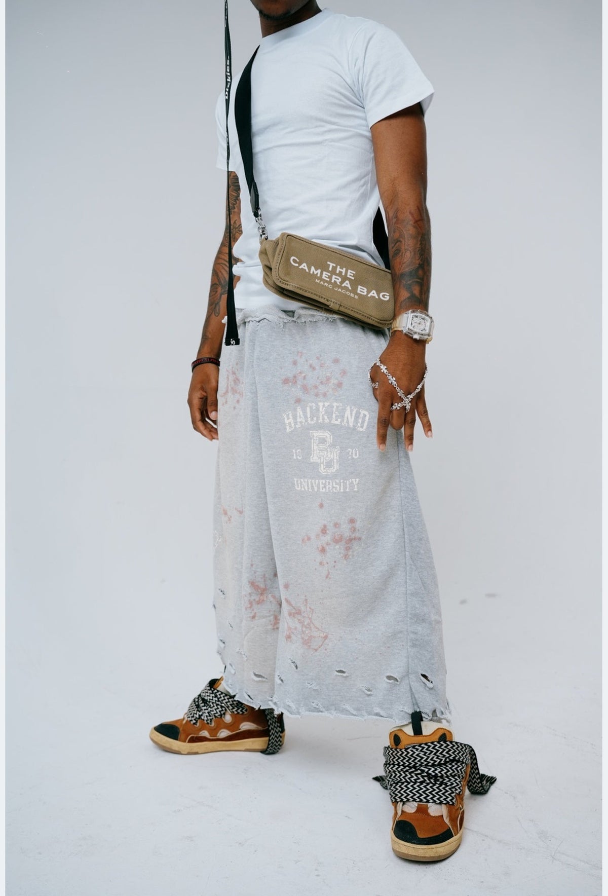 26’ FALL SEMESTER 3/4 SHORTS (GREY)