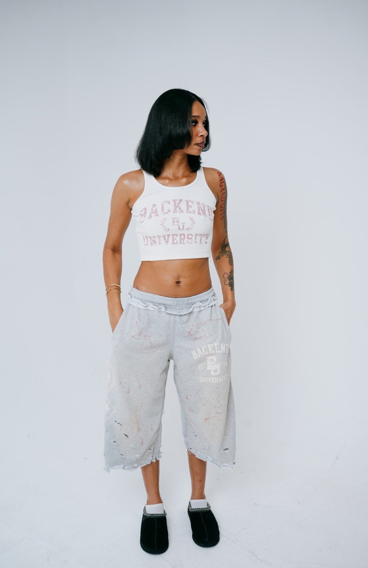 26’ FALL SEMESTER 3/4 SHORTS (GREY)
